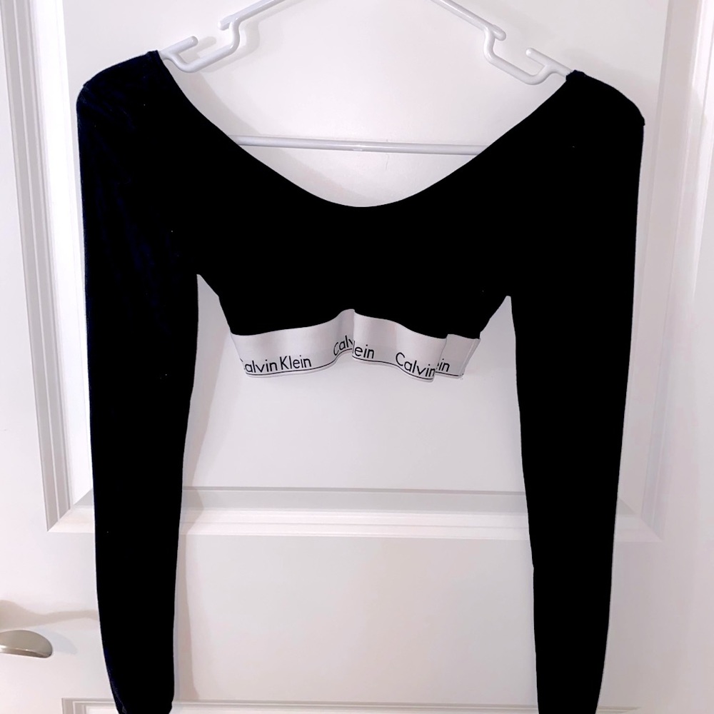 CALVIN KLEIN LONG SLEEVE CROP TOP